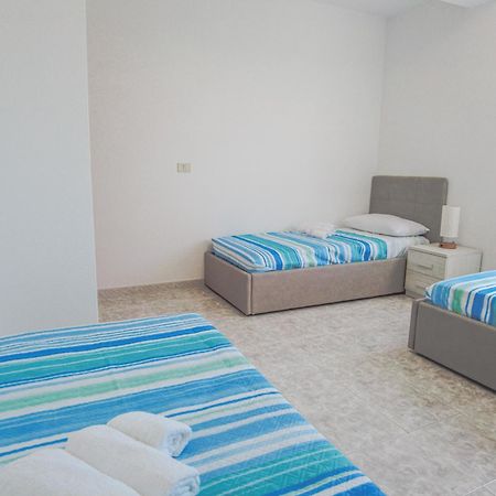 Budget Beds ألغيرو المظهر الخارجي الصورة