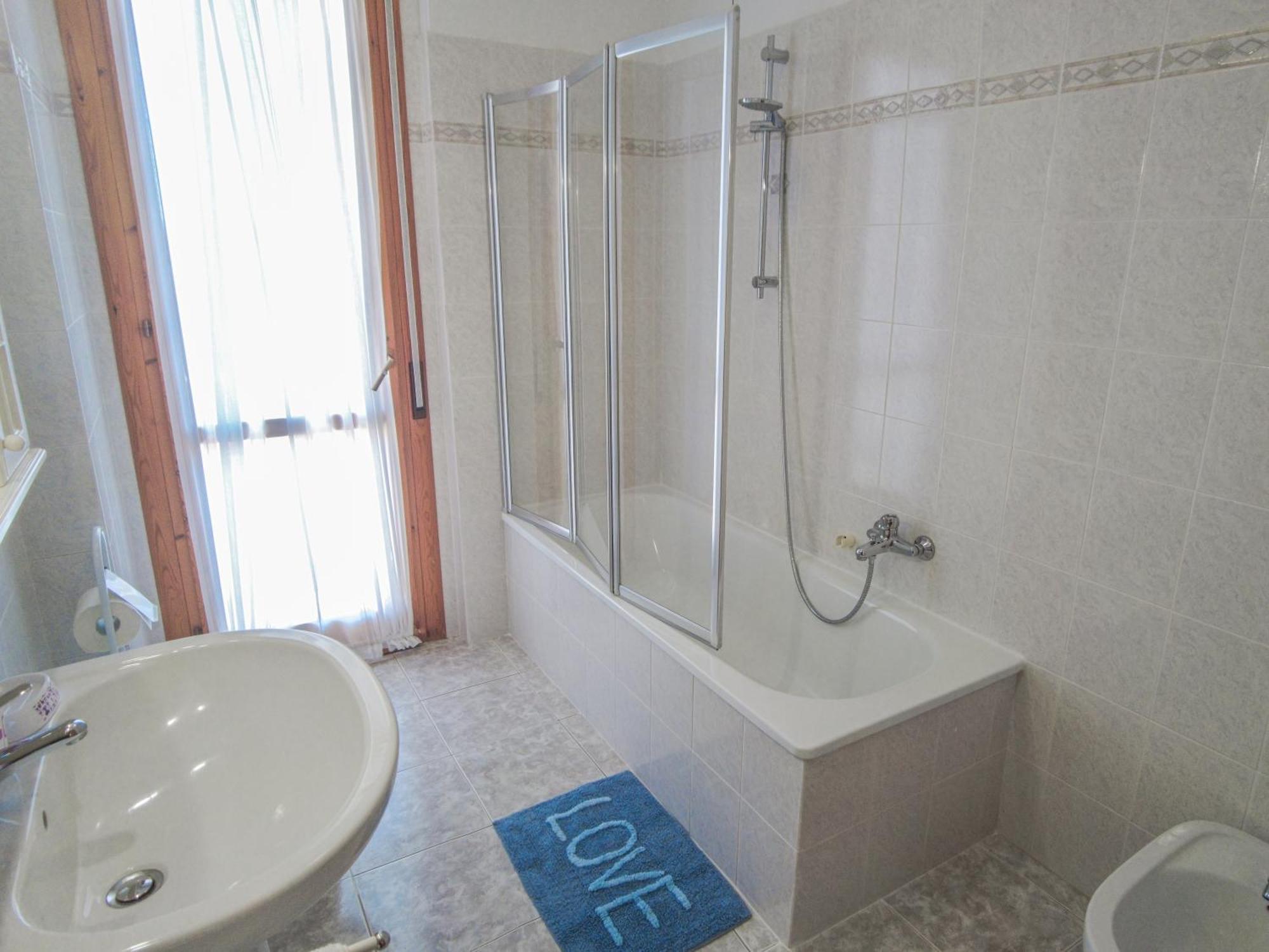 Budget Beds ألغيرو المظهر الخارجي الصورة