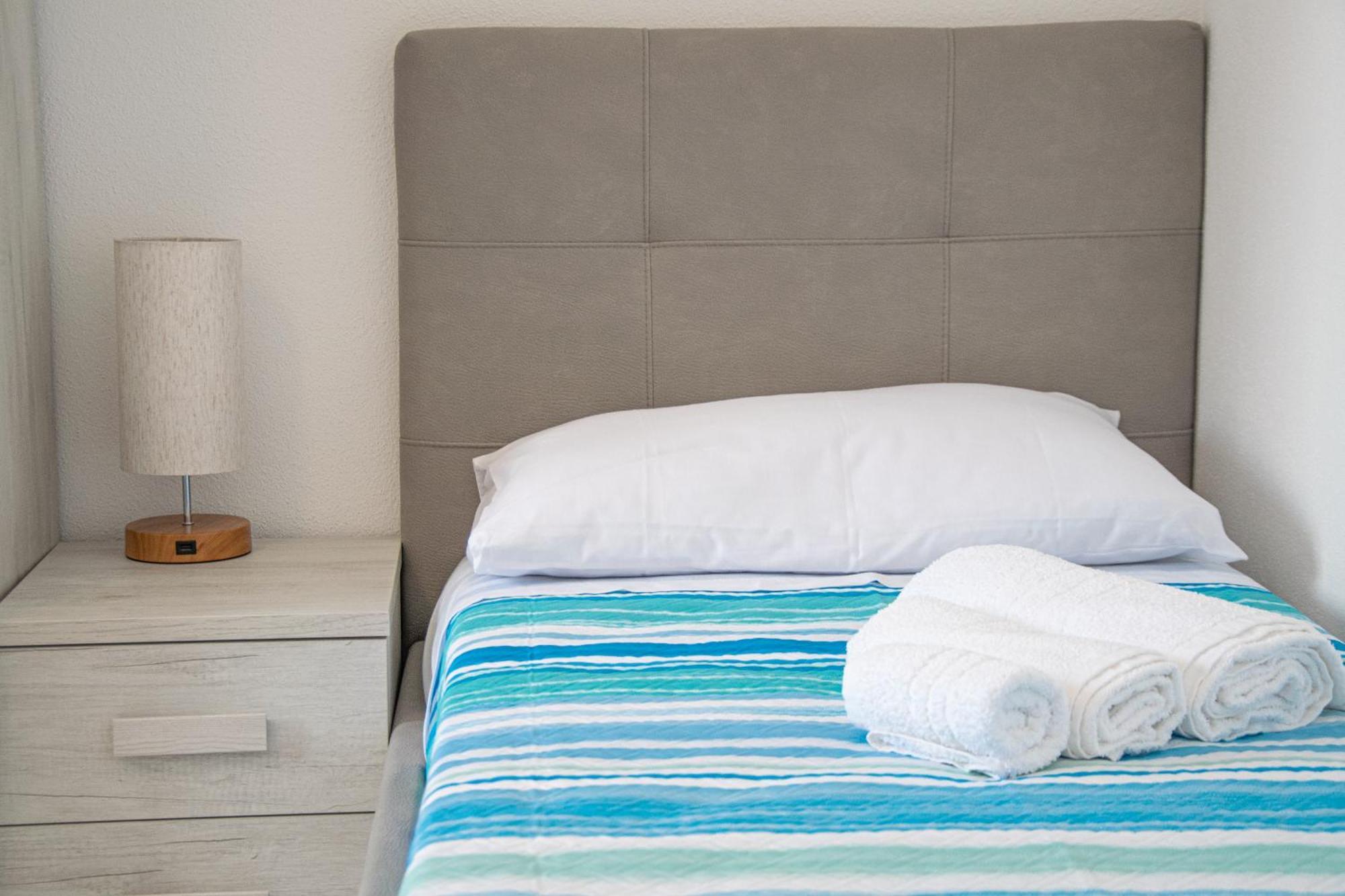 Budget Beds ألغيرو المظهر الخارجي الصورة